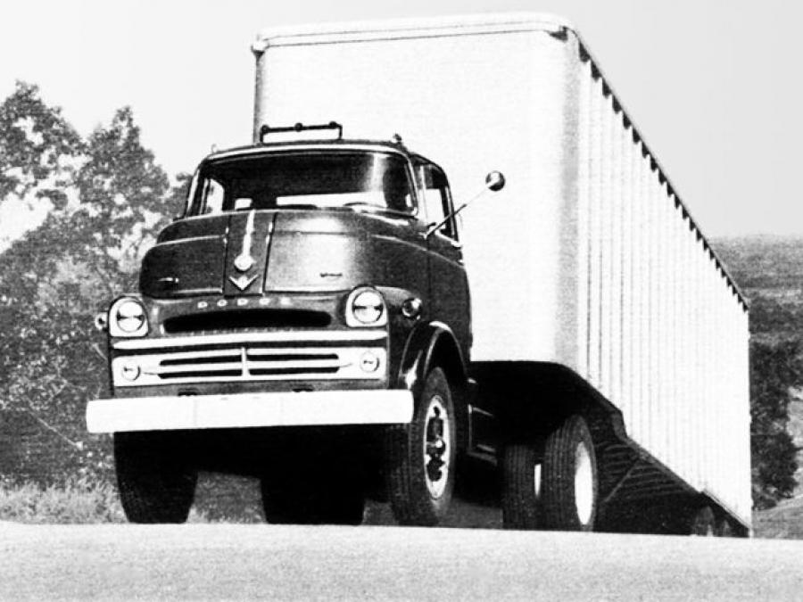  Dodge C700 Tractor Truck 1957 года  (фото 1 из 1)